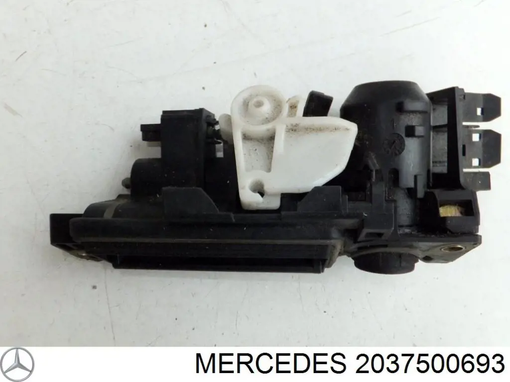 Zamek klapy bagażnika (3/5 drzwi tylnych) do Mercedes E (W211)