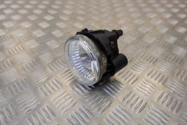 Lampa przeciwmgielna lewa 84501SC010 Subaru