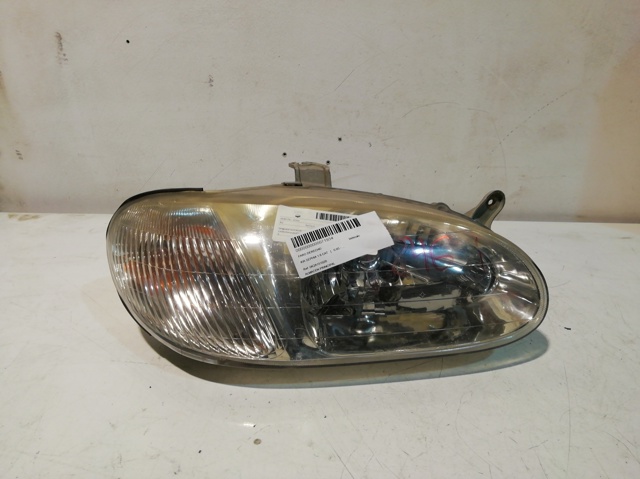 Reflektor prawy 0K2A151020 Hyundai/Kia