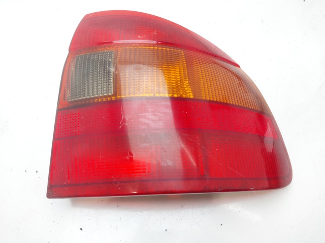 Lampa zespolona tylna prawa 1222008 Opel