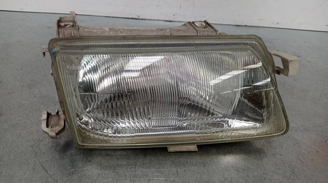 Reflektor prawy 90511102 Opel