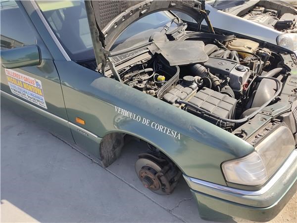 Błotnik przedni prawy A2028810201 Mercedes