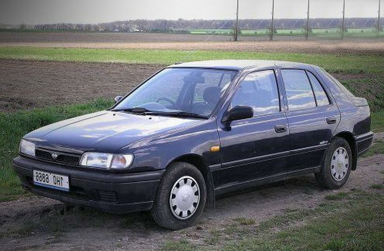 Nissan Sunny (1990 - 1995)